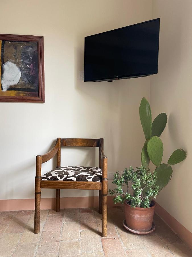 Pioppi Neri R&B Panzió Felino Kültér fotó